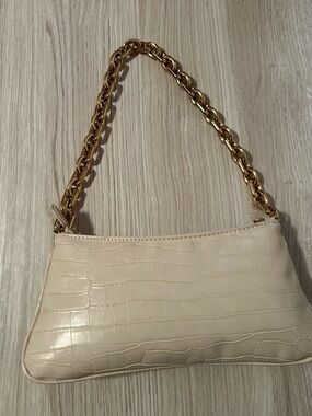 Zara Cream Croc-Embossed Shoulder Bag with Gold Chain Handle